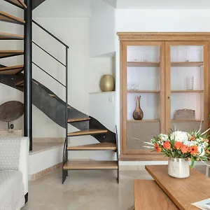 Ma Maison A - 3 Luxury In Heart Of Village Apartment